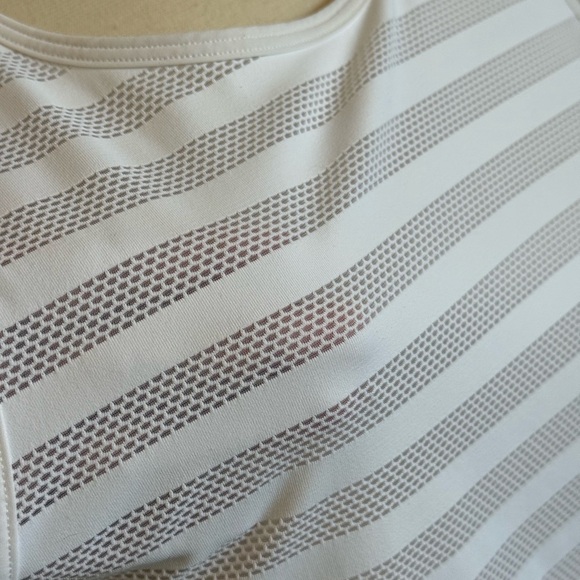 Lululemon | Off and Running Mesh Tank White - Picture 2 of 8
